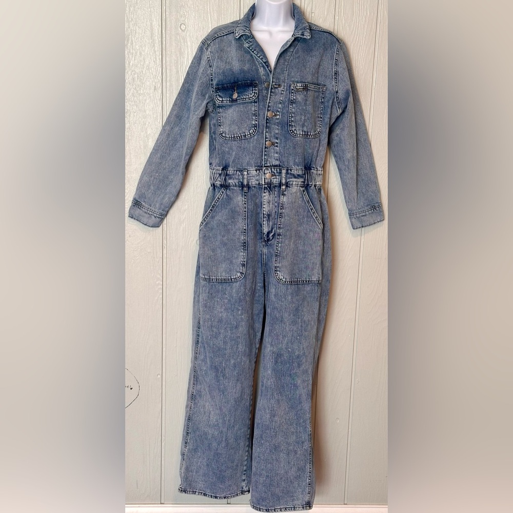 Universal Thread Womens Denim Long-Sleeve Button-Down Jumpsuit